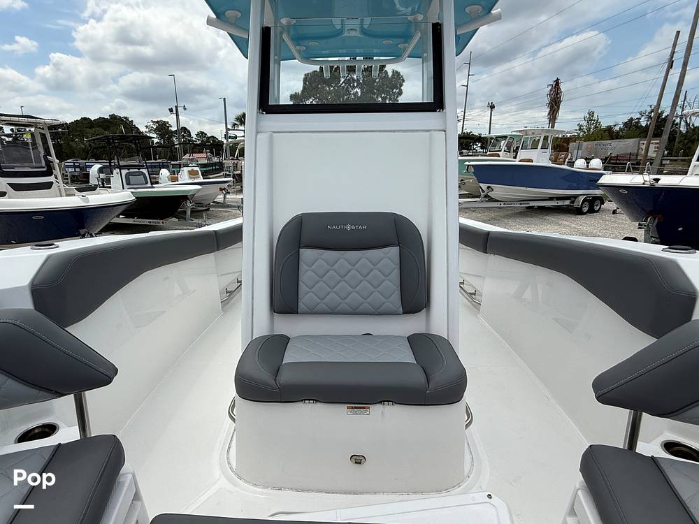 Slide: The Image of NauticStar 242 OSL 2024 - 15382285