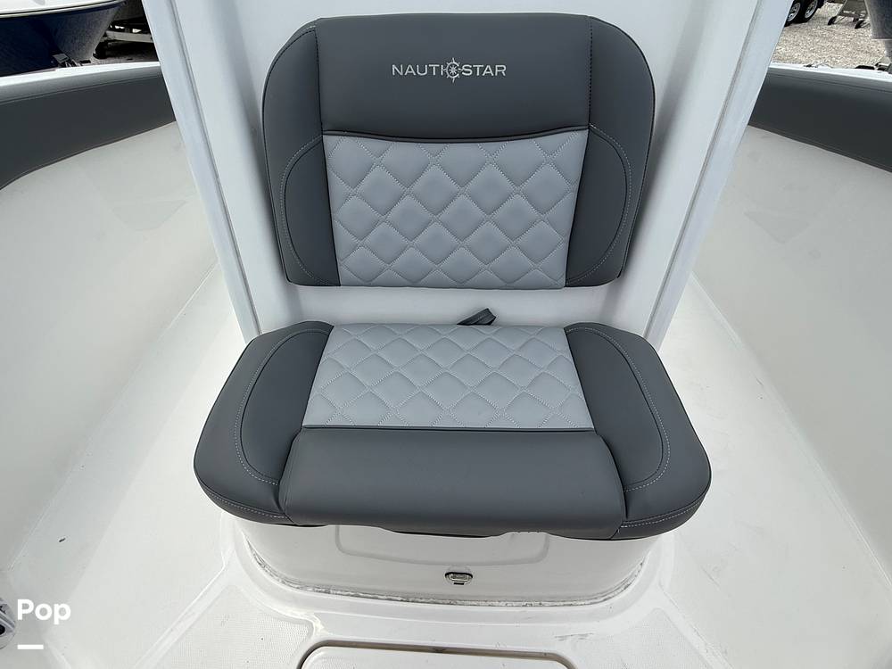 Slide: The Image of NauticStar 242 OSL 2024 - 15382286