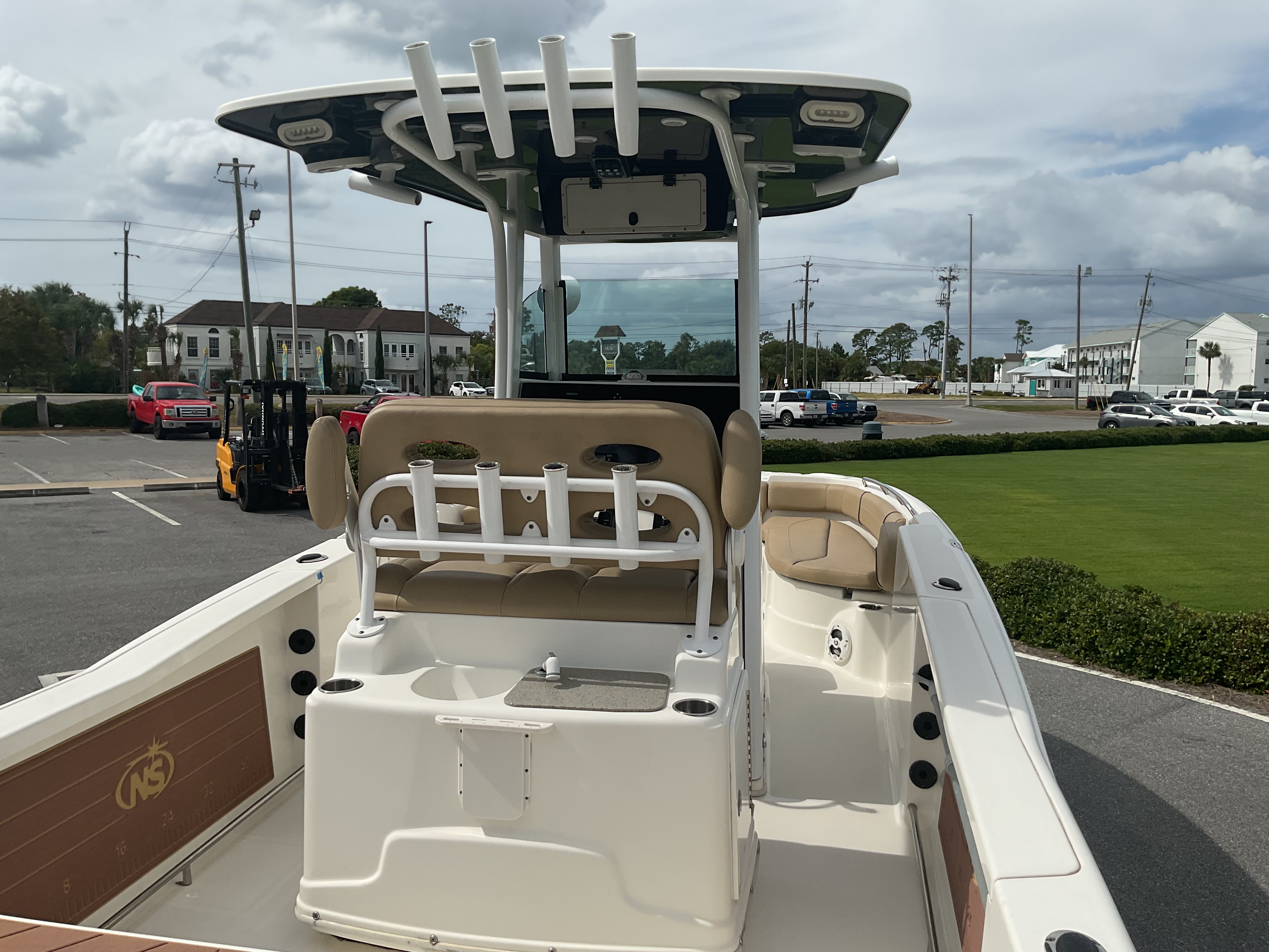 Slide: The Image of NauticStar 251 Hybrid 2019 - 10