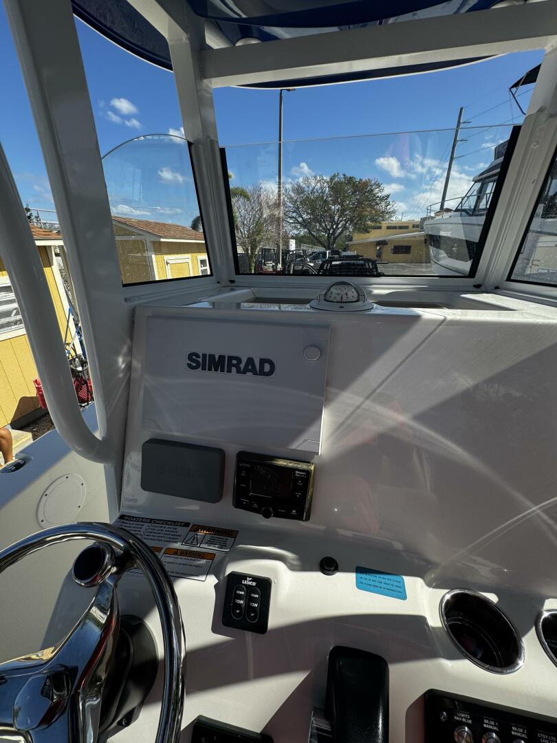 Slide: The Image of NauticStar 251 Hybrid 2019 - 4789015