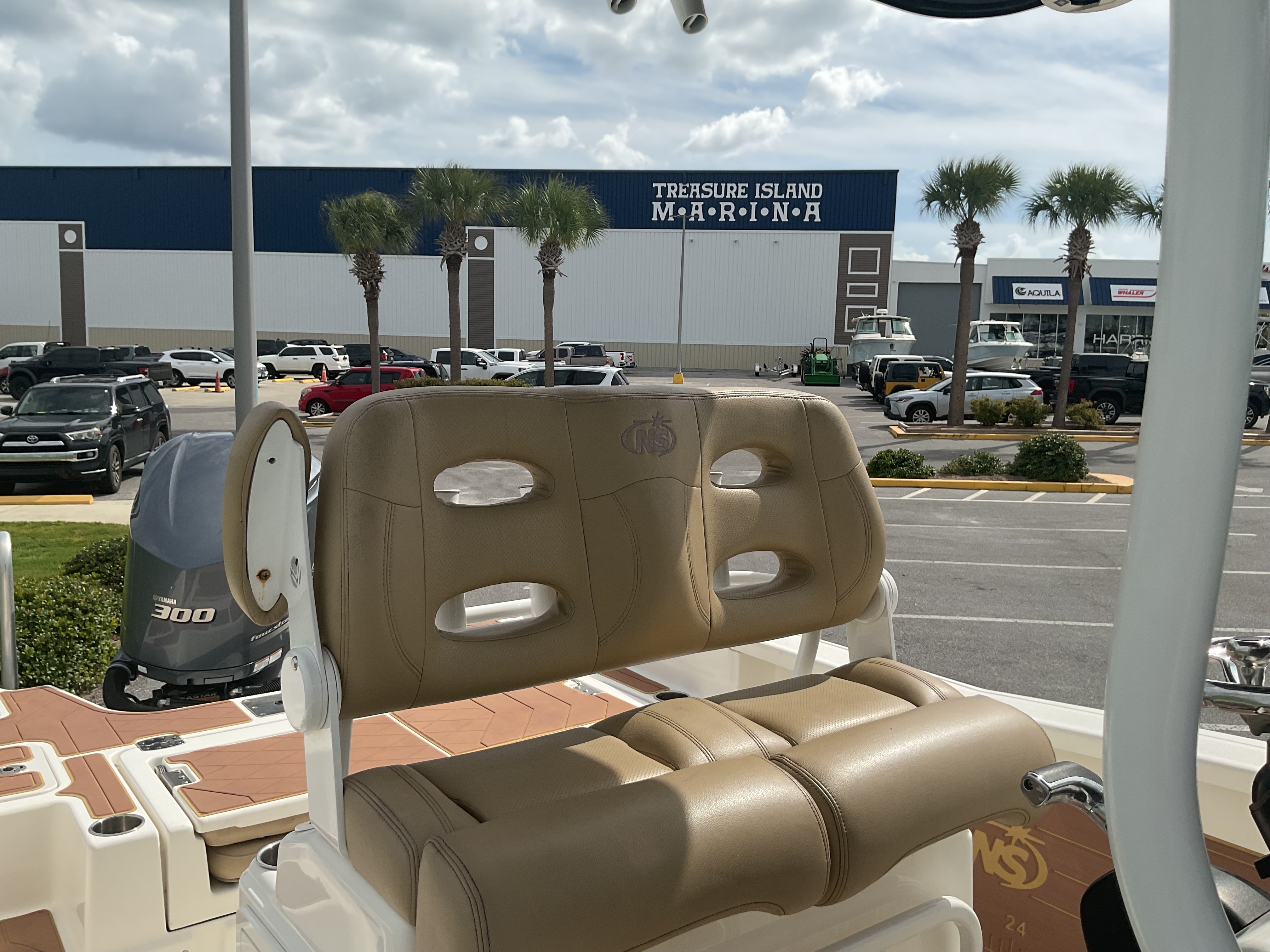 Slide: The Image of NauticStar 251 Hybrid 2019 - 15