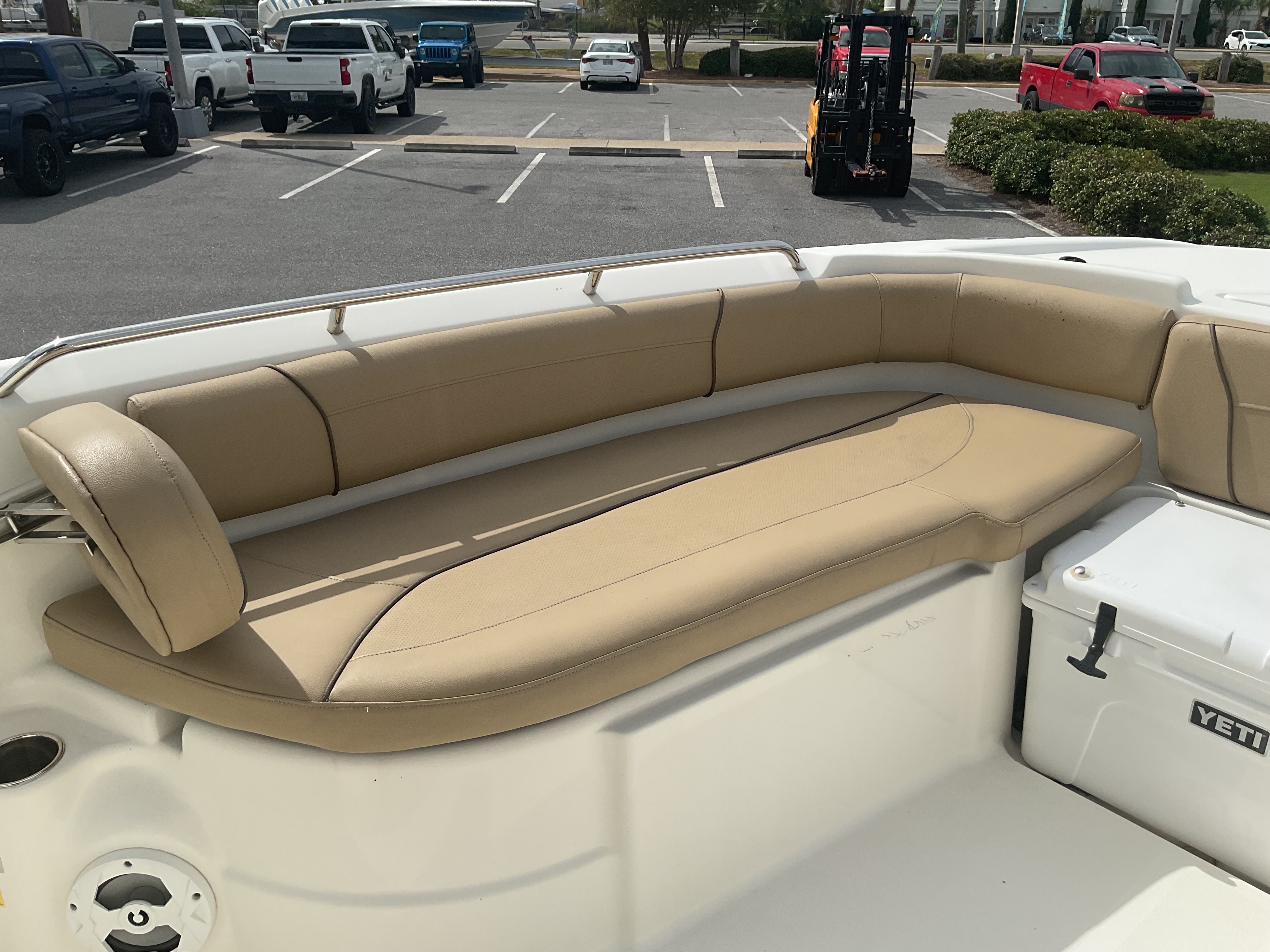 Slide: The Image of NauticStar 251 Hybrid 2019 - 20