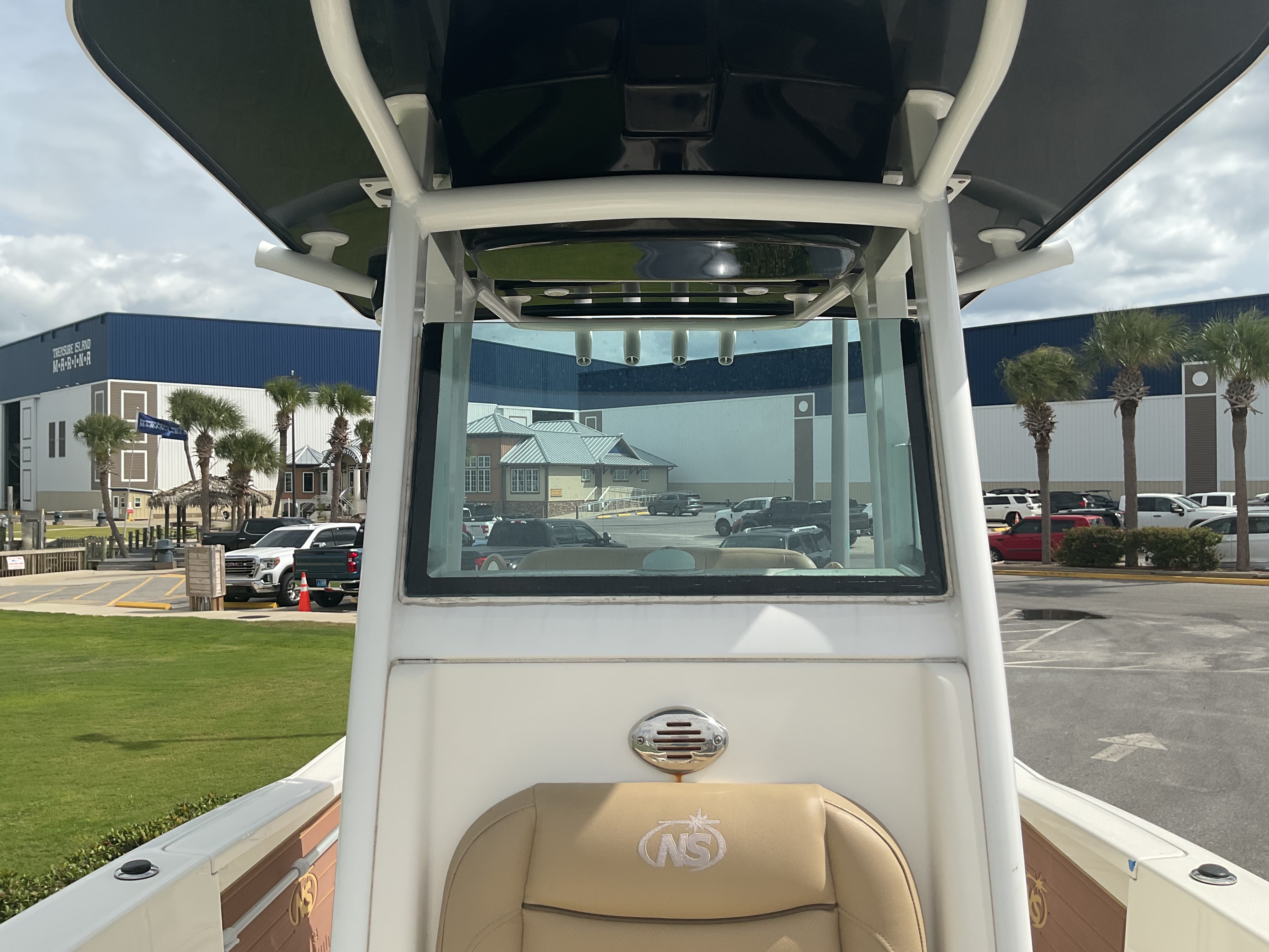 Slide: The Image of NauticStar 251 Hybrid 2019 - 22