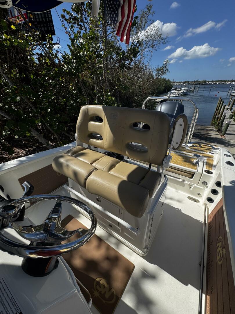 Slide: The Image of NauticStar 251 Hybrid 2019 - 4789003
