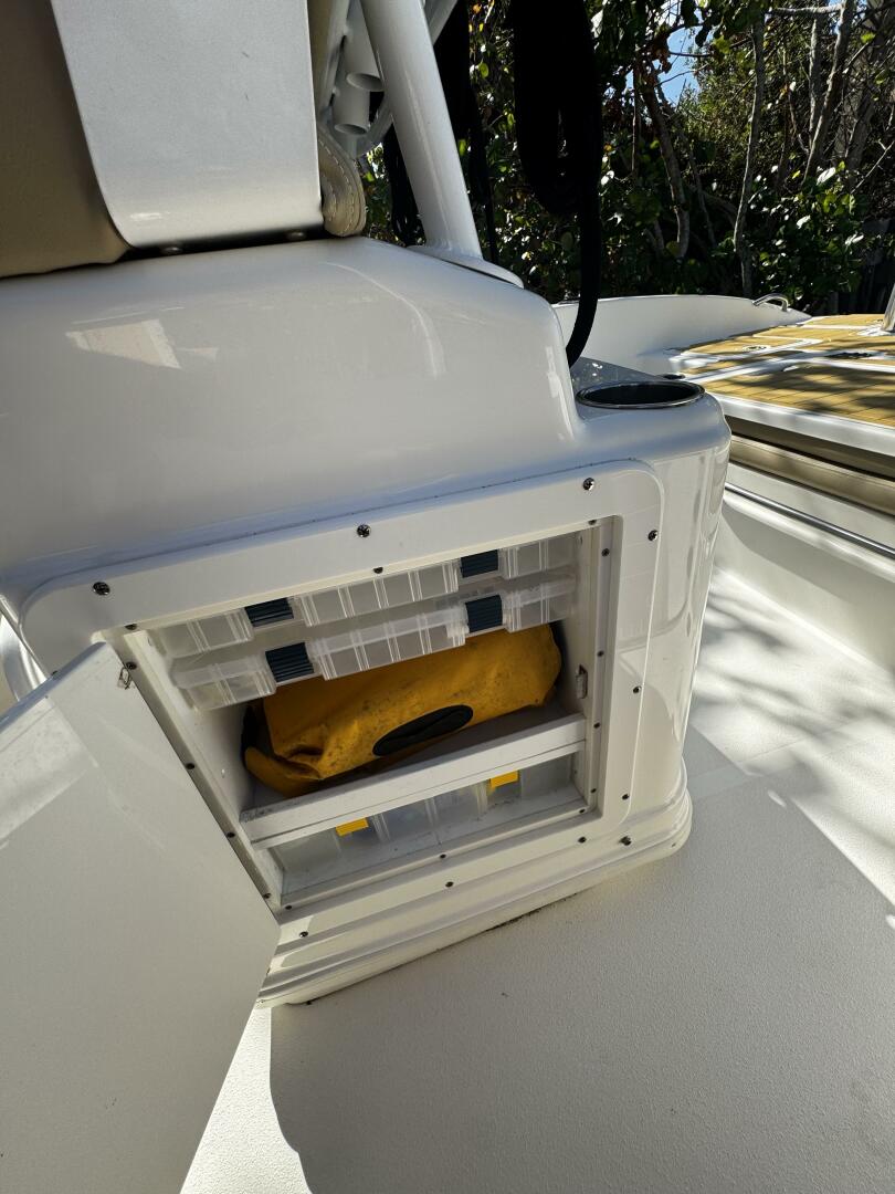 Slide: The Image of NauticStar 251 Hybrid 2019 - 4789009