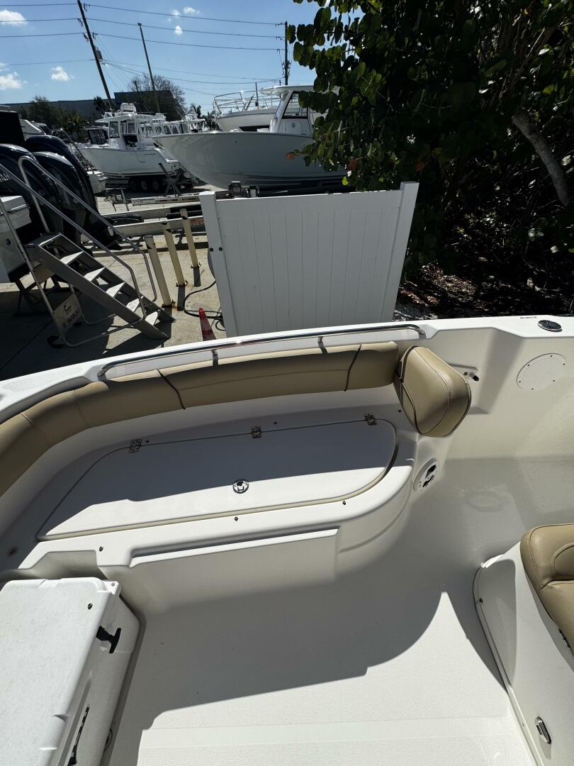 Slide: The Image of NauticStar 251 Hybrid 2019 - 4789011