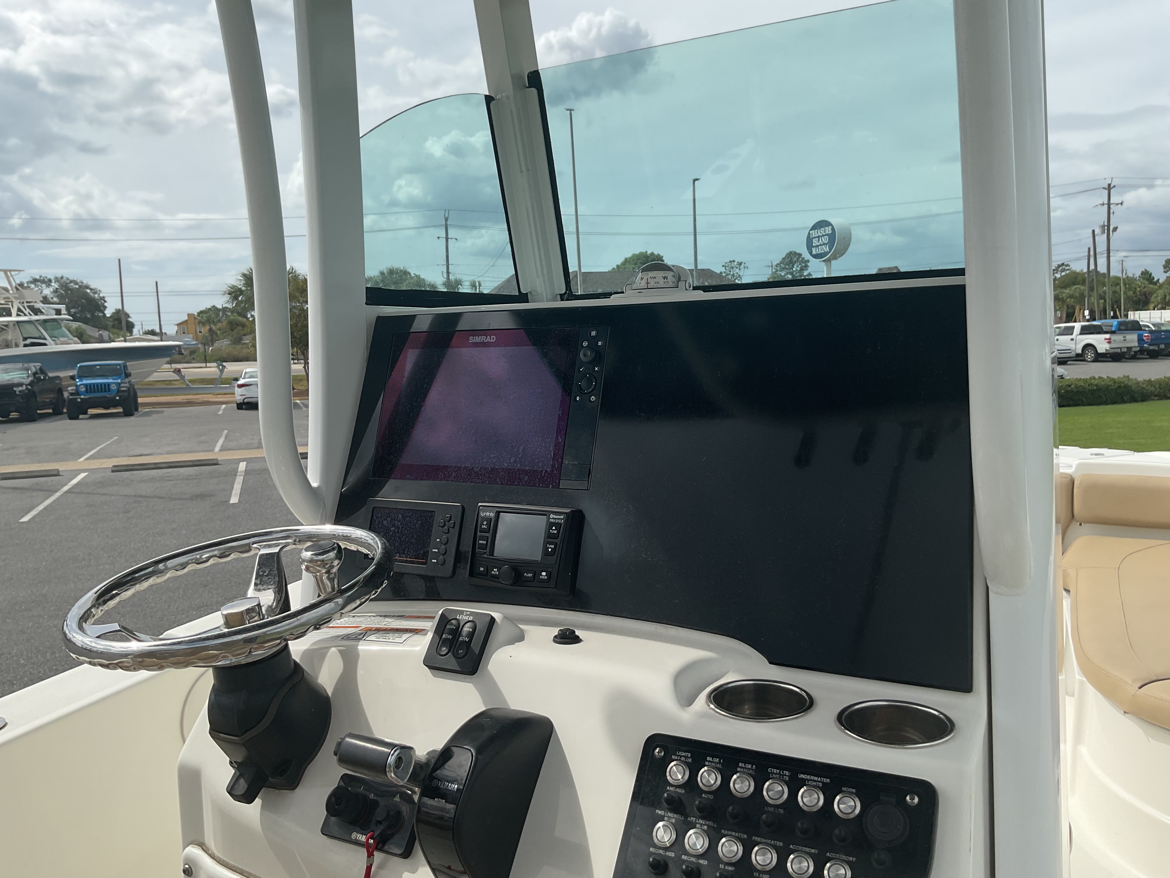 Slide: The Image of NauticStar 251 Hybrid 2019 - 27