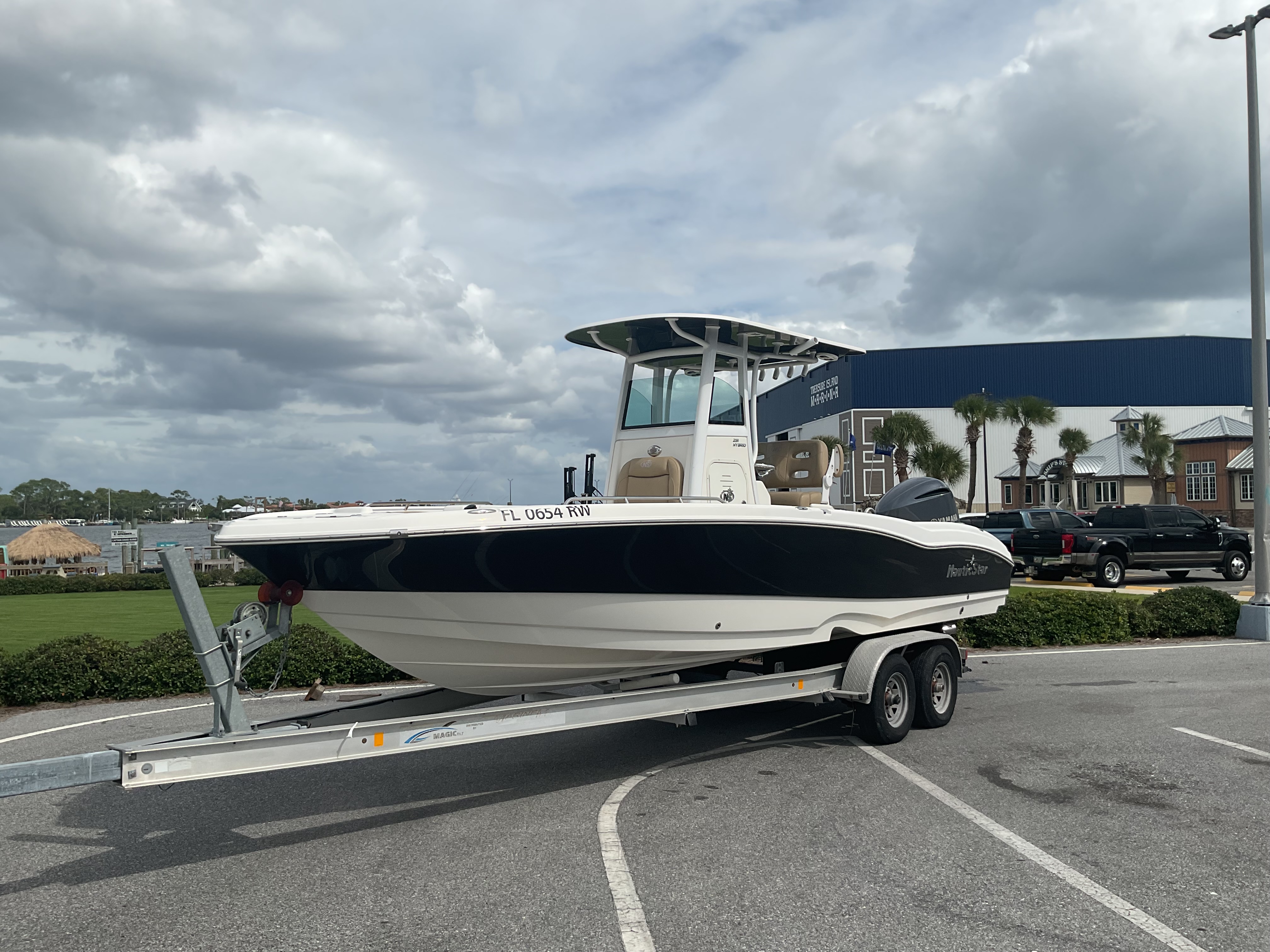 Slide: The Image of NauticStar 251 Hybrid 2019 - 4