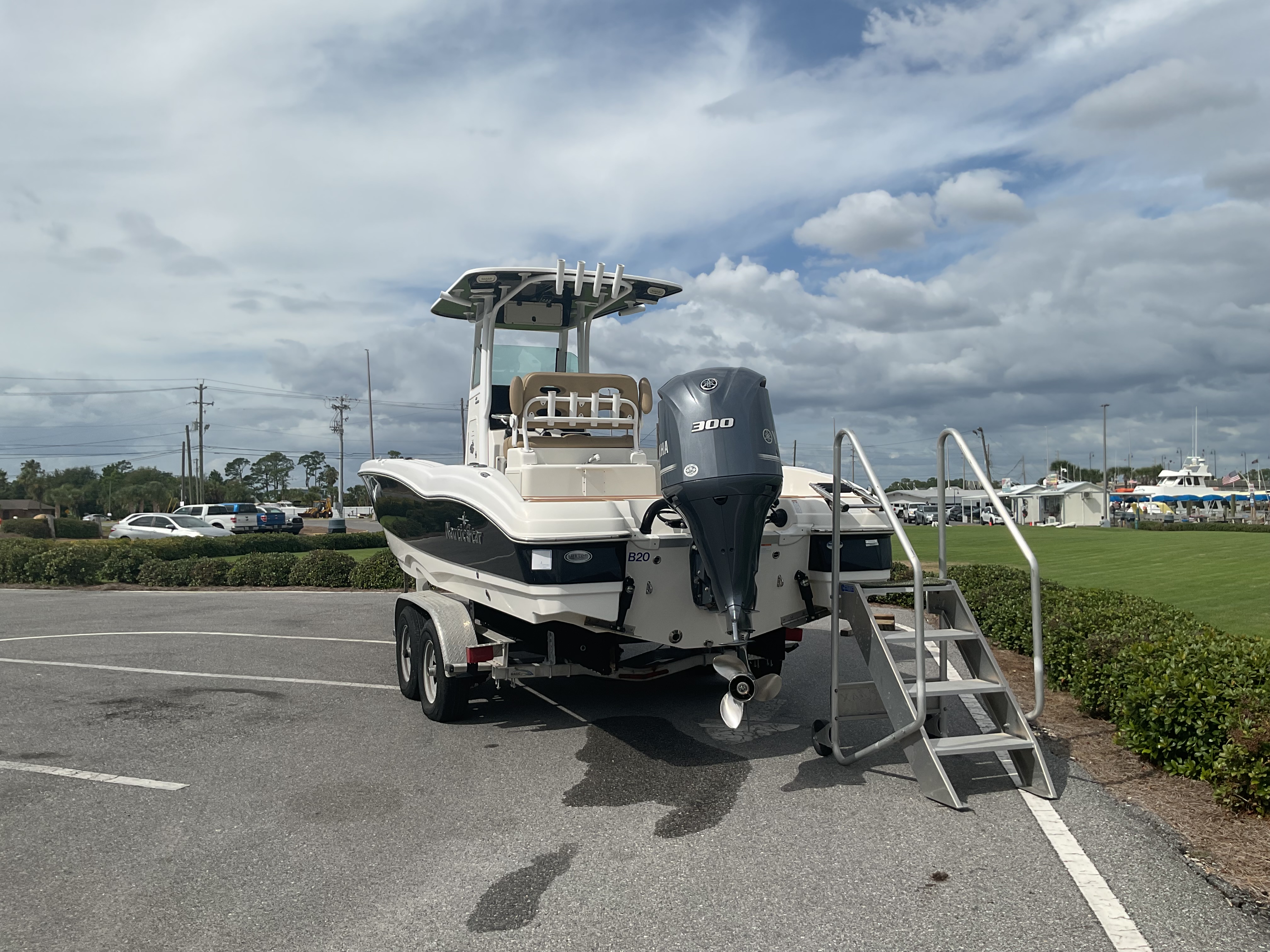 Slide: The Image of NauticStar 251 Hybrid 2019 - 7