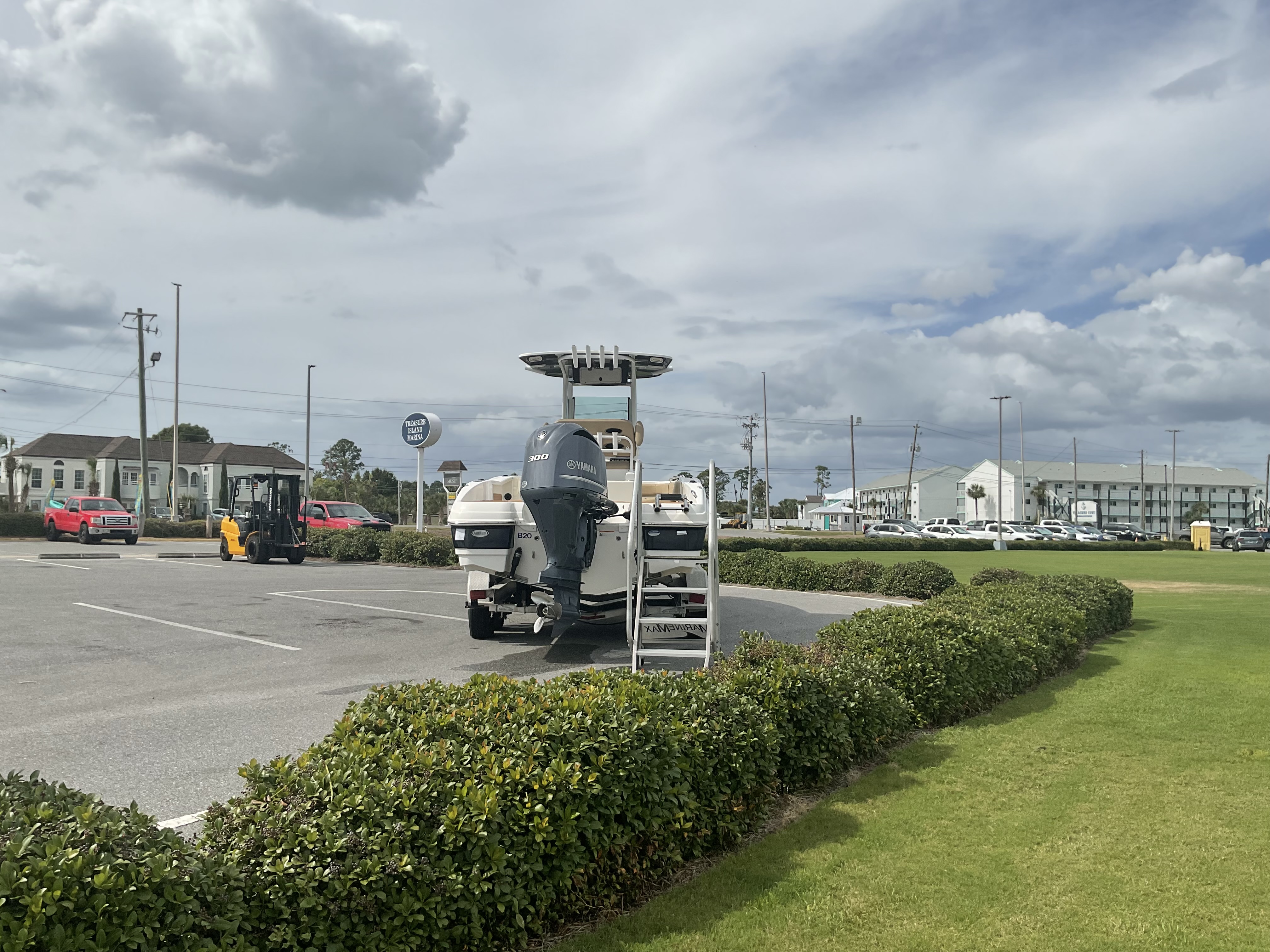 Slide: The Image of NauticStar 251 Hybrid 2019 - 8