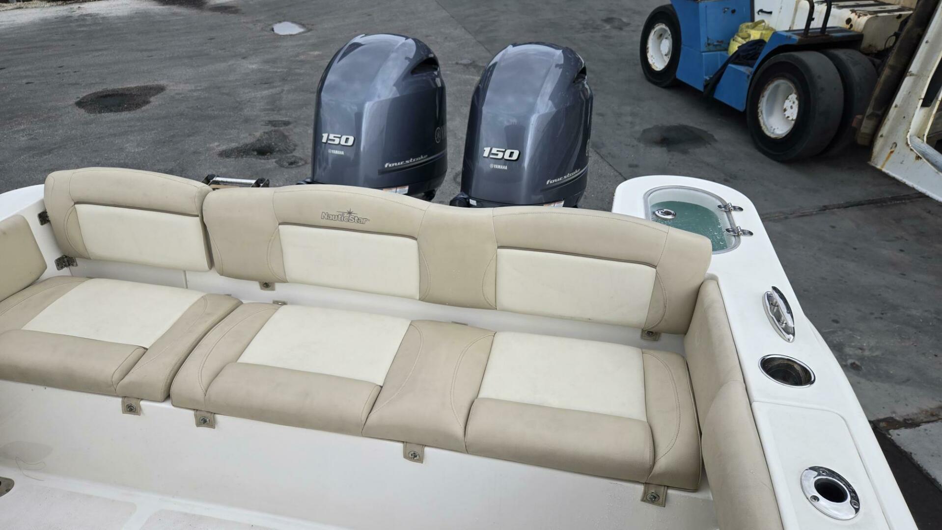 Slide: The Image of NauticStar 2602 Legacy 2021 - 5100210