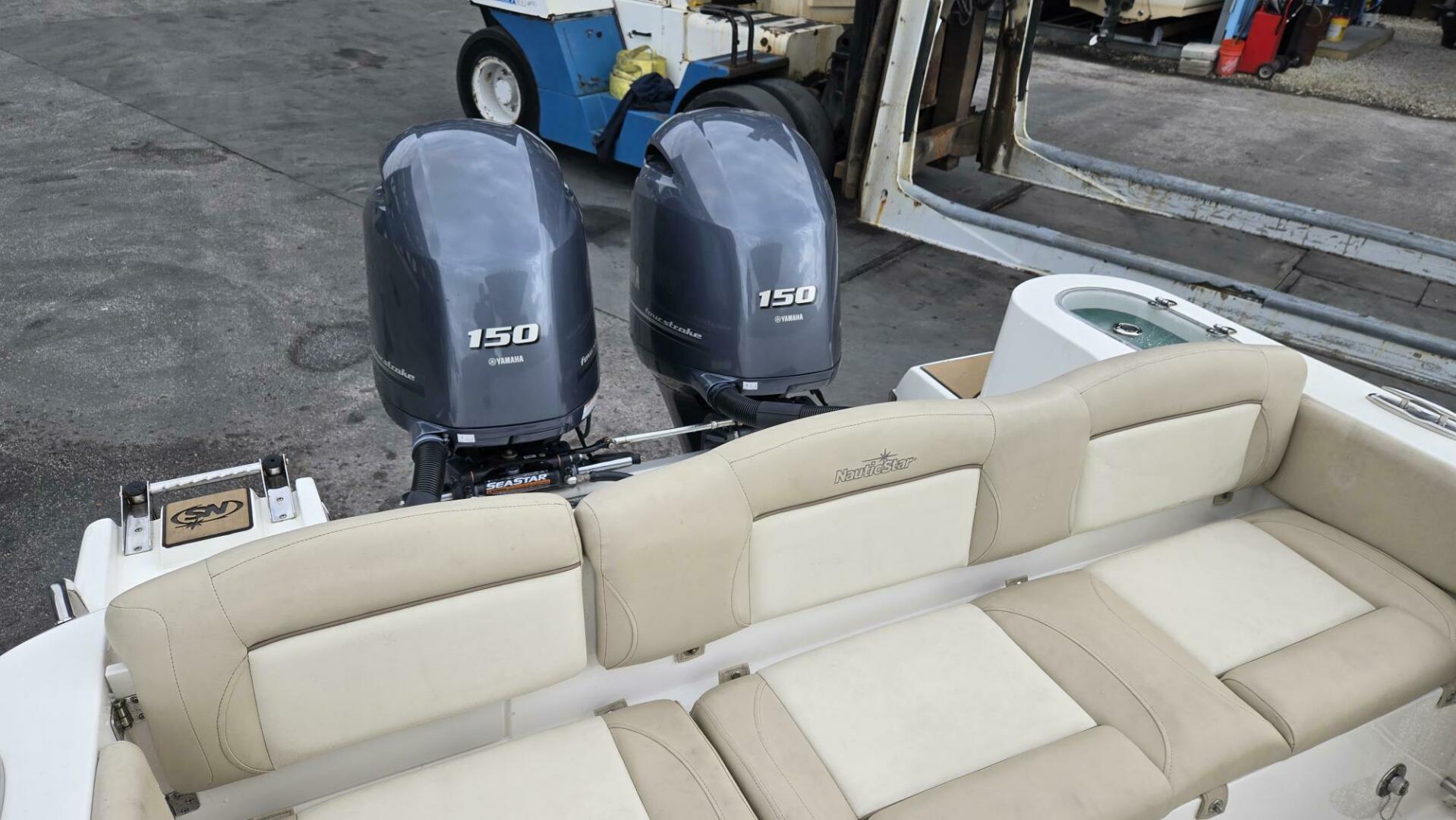 Slide: The Image of NauticStar 2602 Legacy 2021 - 5100211