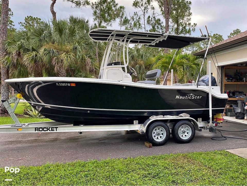 Slide: The Image of NauticStar Legacy 2102 2015 - 15612208