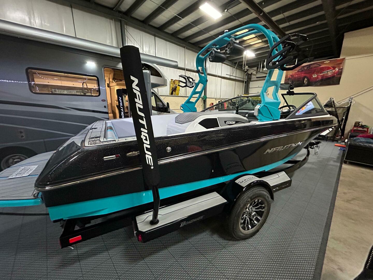 Slide: The Image of Nautique 200 Ski Nautique 2022 - 4941062