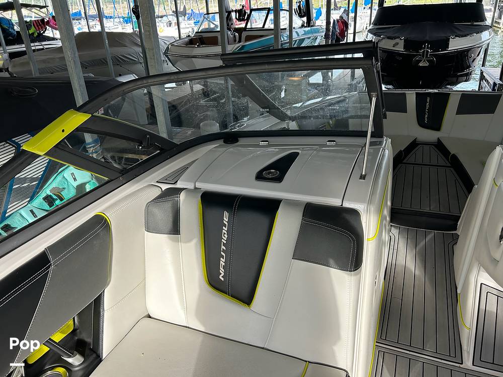 Slide: The Image of Bow Seating - 14667606
