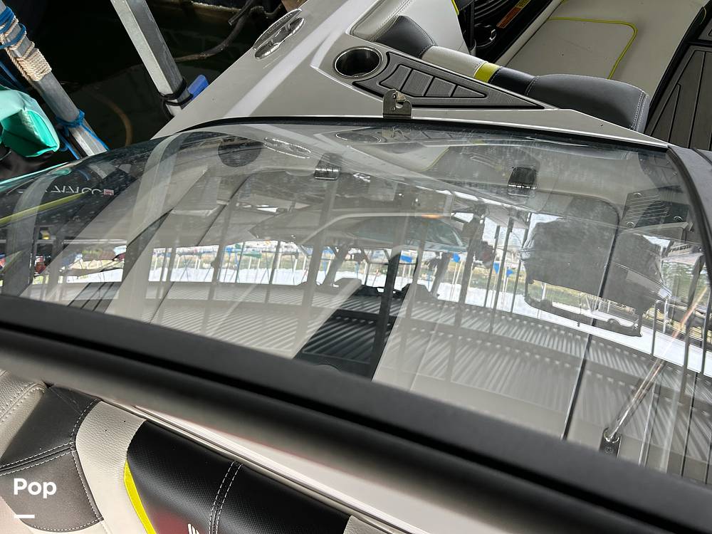 Slide: The Image of Windshield - Walk Through - 14667618