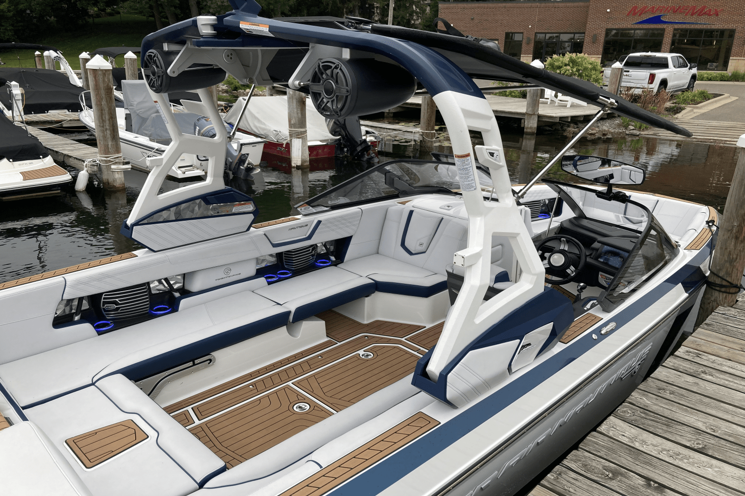 Slide: The Image of Nautique G25 2019 - 10