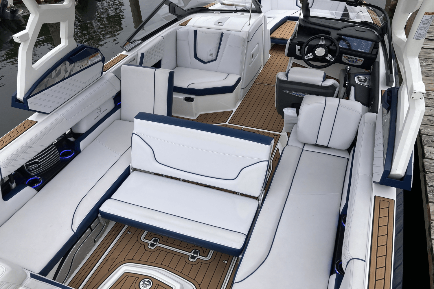 Slide: The Image of Nautique G25 2019 - 11
