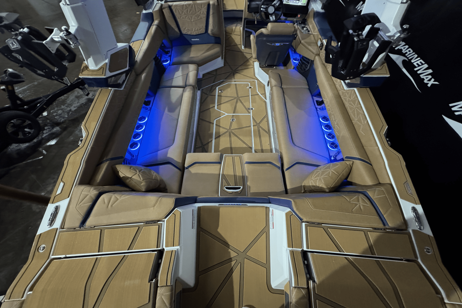Slide: The Image of Nautique G25 Paragon 2025 - 15