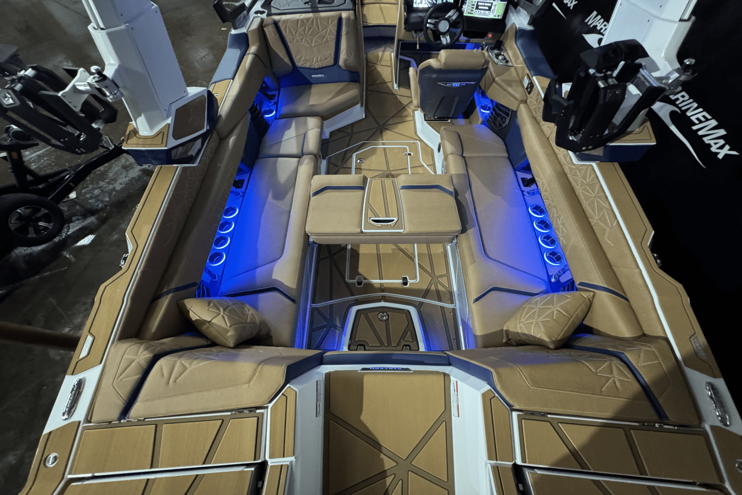 Slide: The Image of Nautique G25 Paragon 2025 - 17