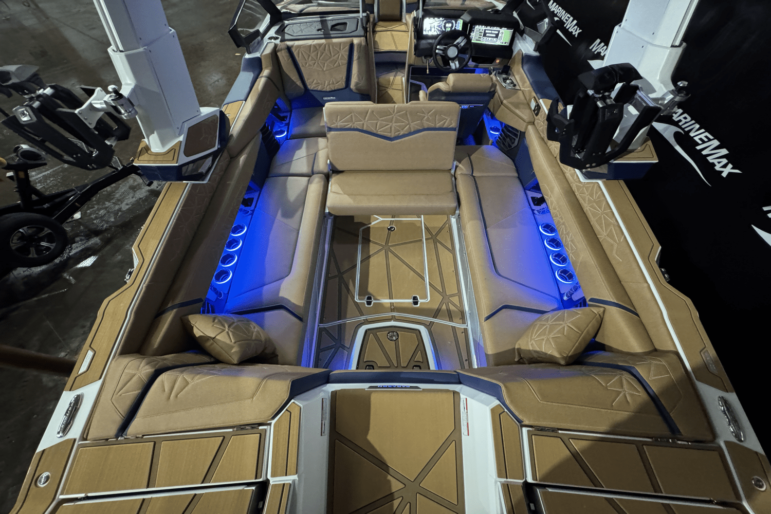 Slide: The Image of Nautique G25 Paragon 2025 - 18