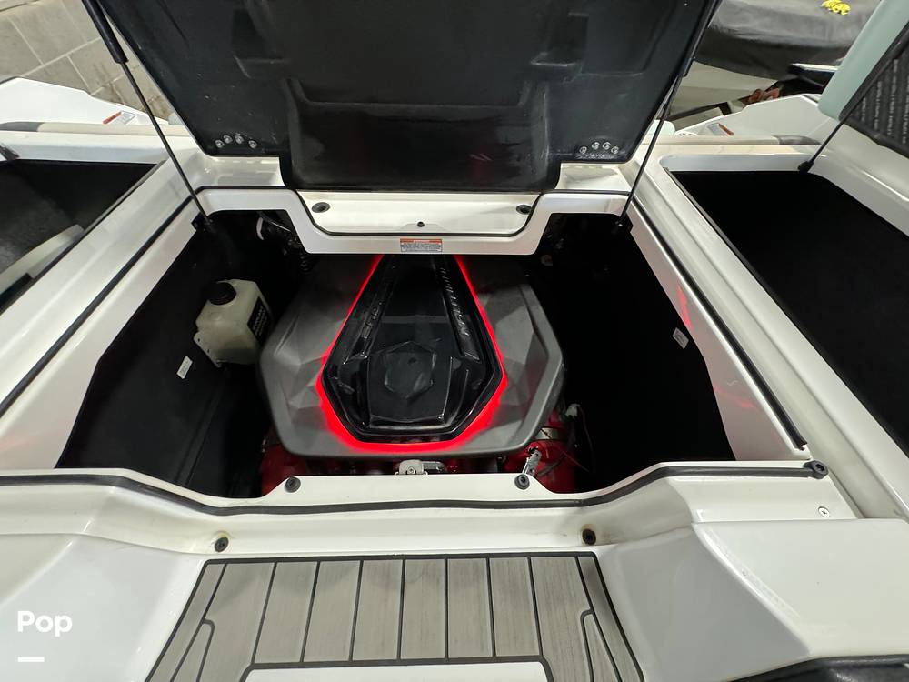 Slide: The Image of Nautique SUPER AIR NAUTIQUE G23 2021 - 14045308