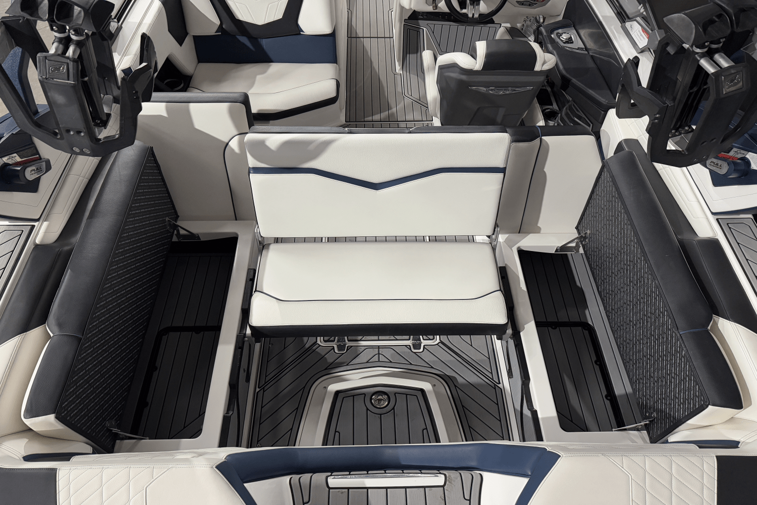 Slide: The Image of Nautique Super Air Nautique G23 2021 - 15