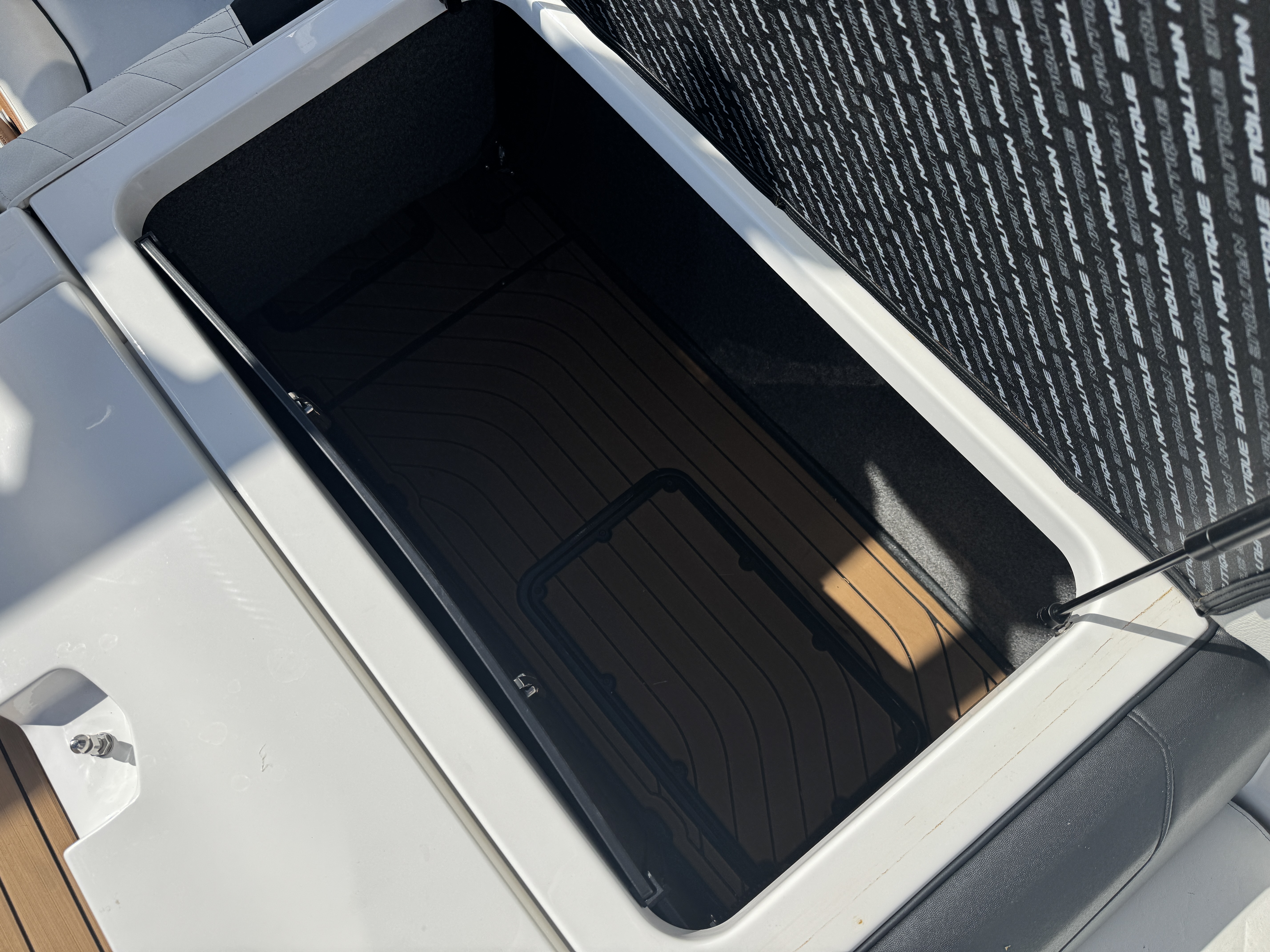Slide: The Image of Nautique Super Air Nautique G23 2022 - 12