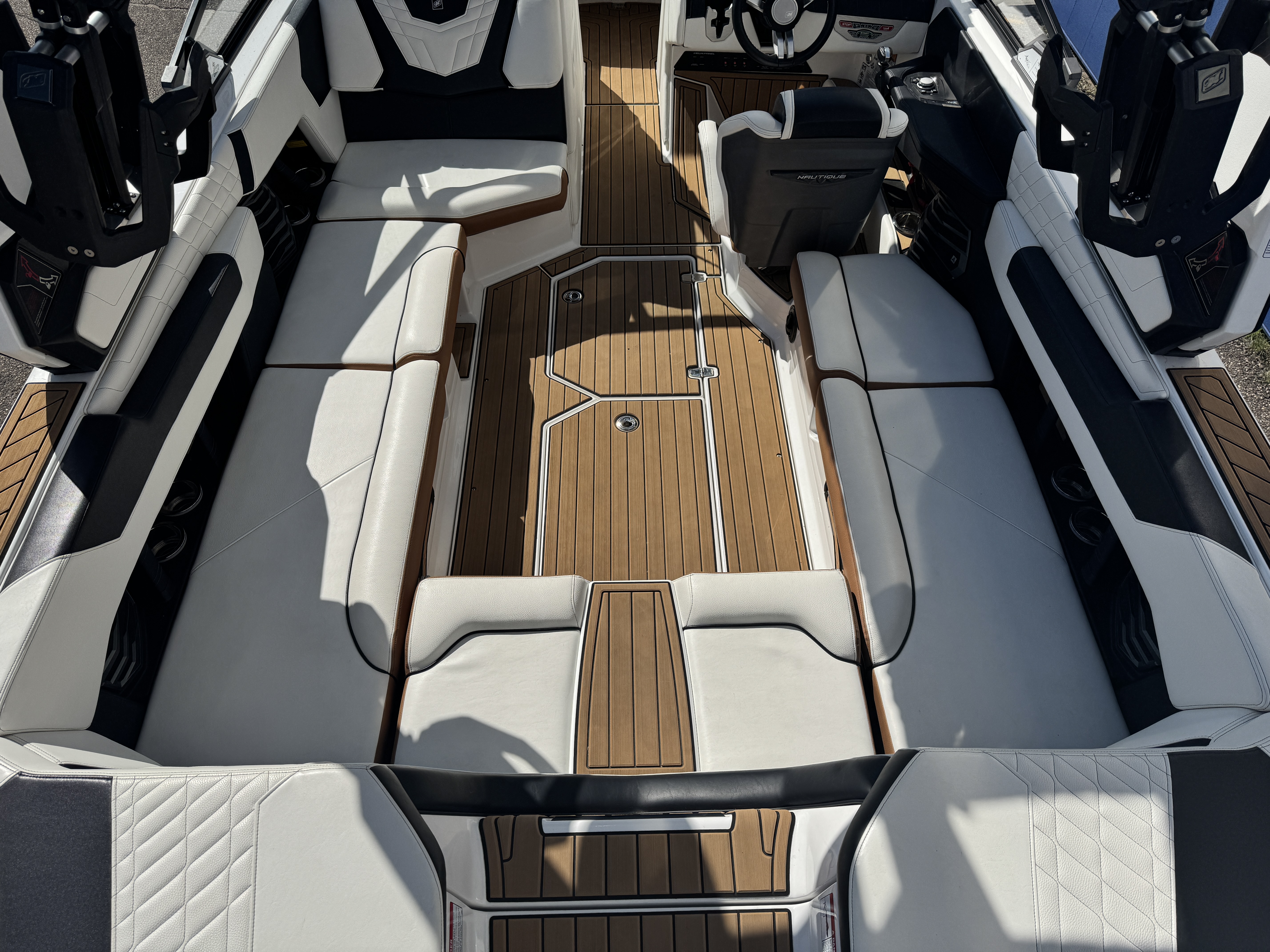 Slide: The Image of Nautique Super Air Nautique G23 2022 - 17