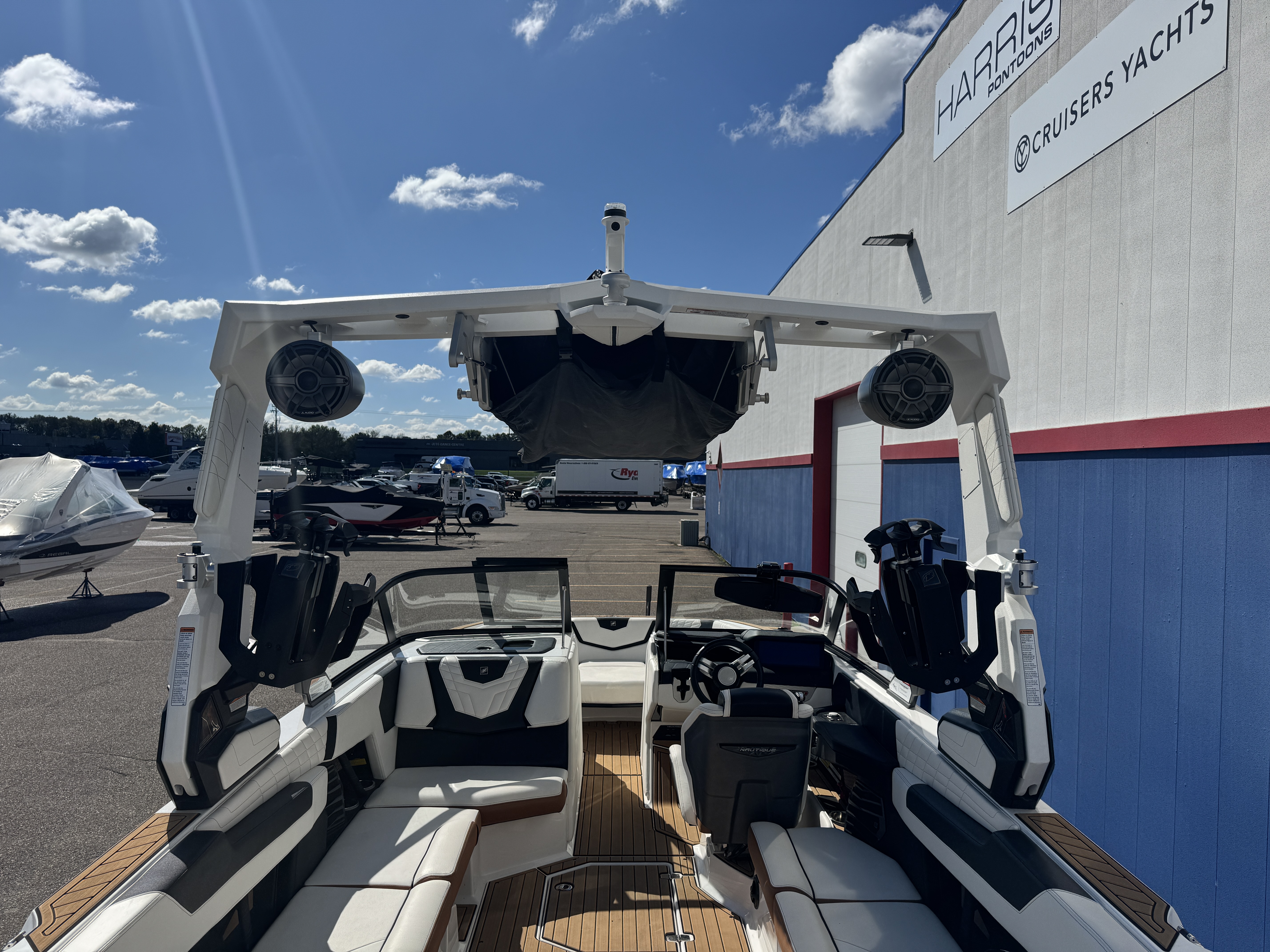 Slide: The Image of Nautique Super Air Nautique G23 2022 - 18