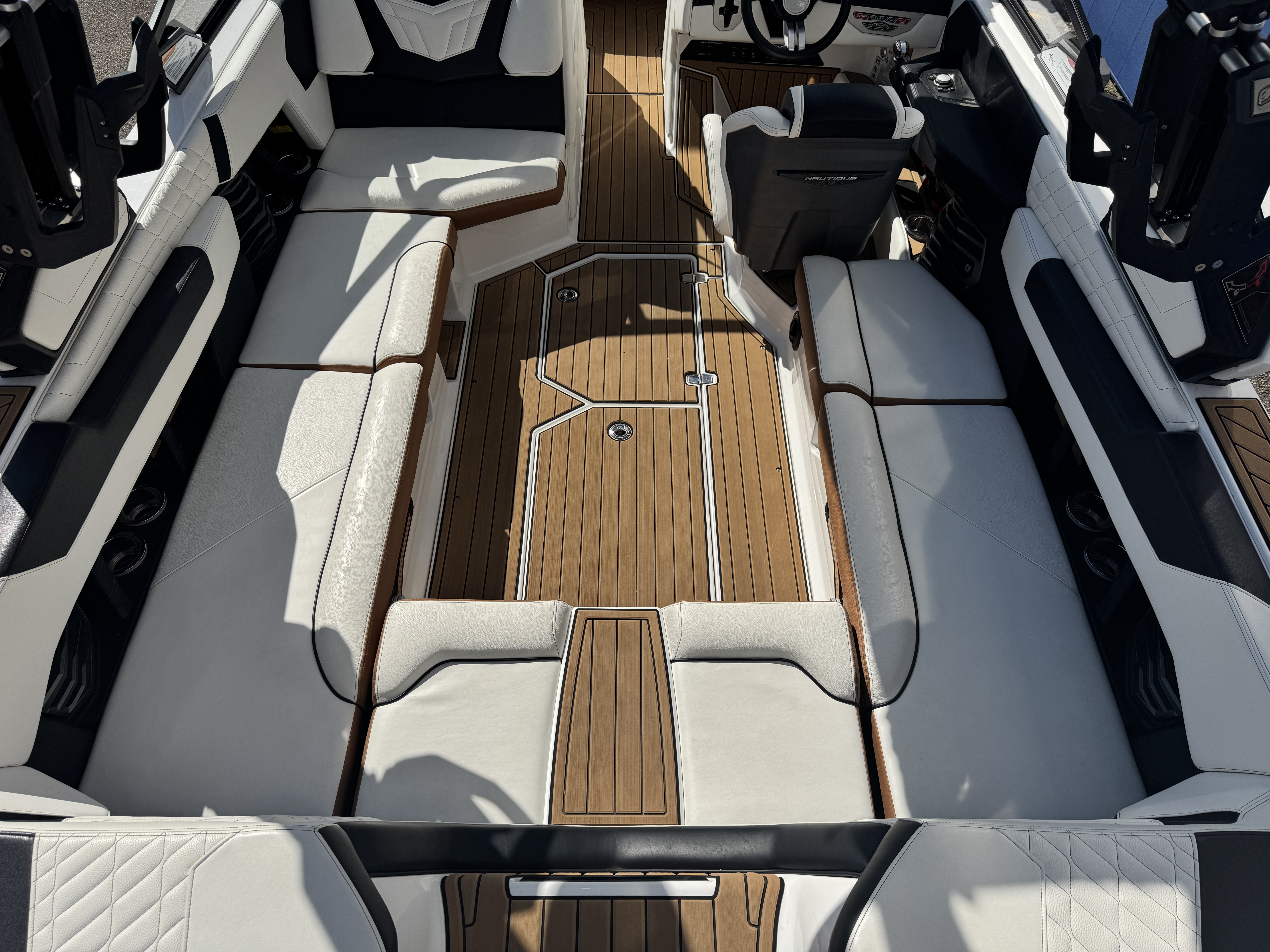 Slide: The Image of Nautique Super Air Nautique G23 2022 - 23