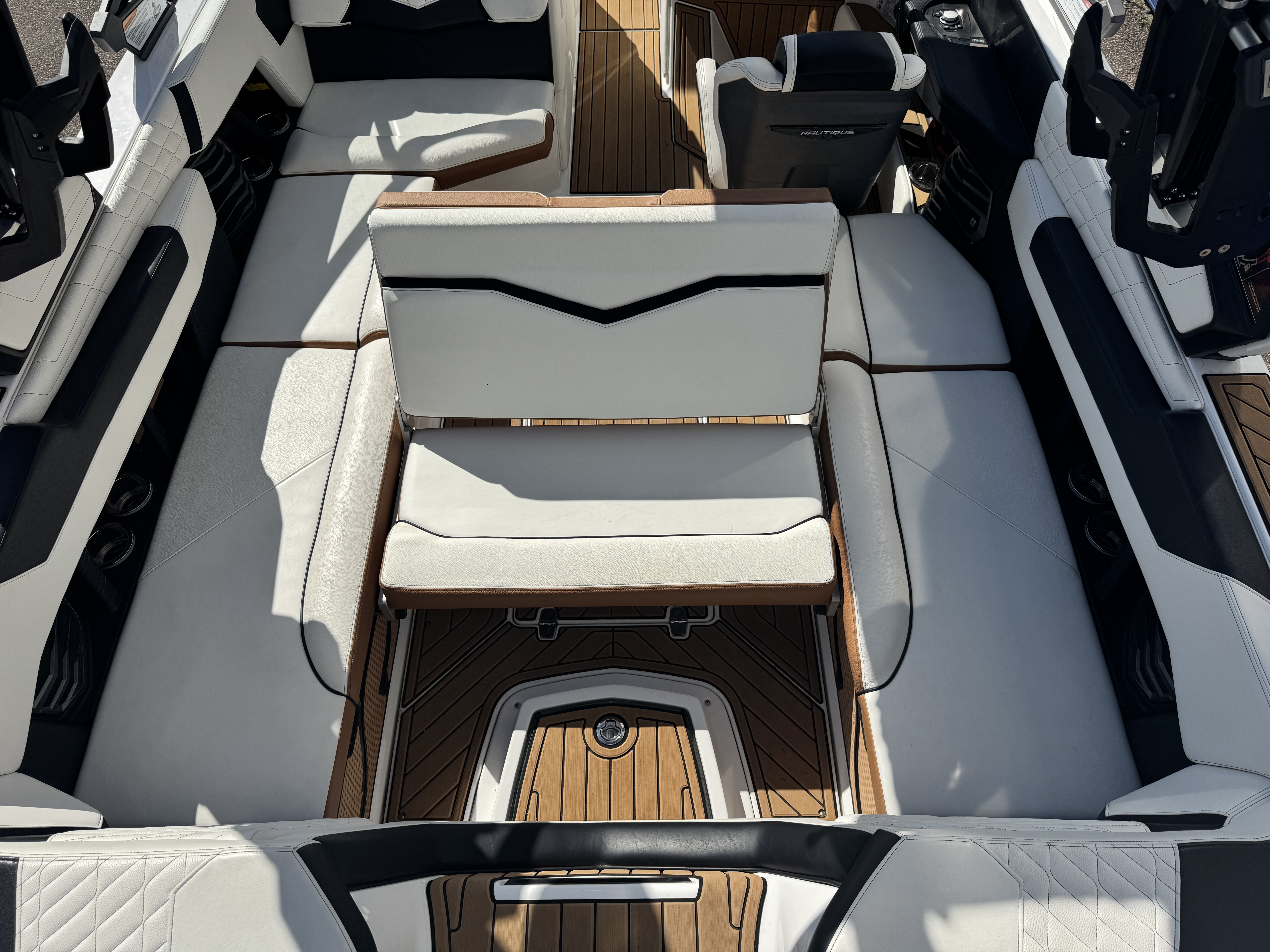 Slide: The Image of Nautique Super Air Nautique G23 2022 - 25