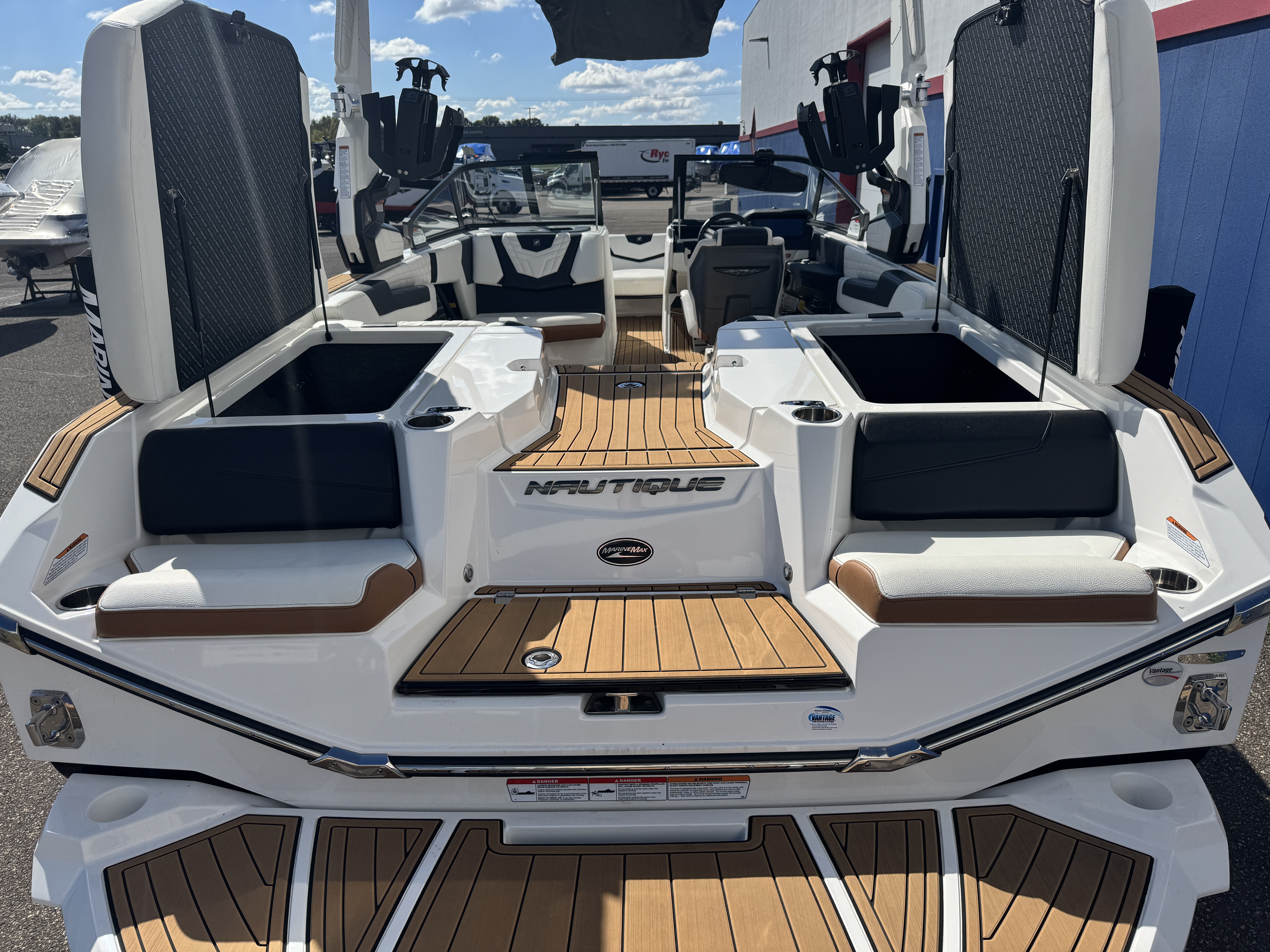 Slide: The Image of Nautique Super Air Nautique G23 2022 - 9