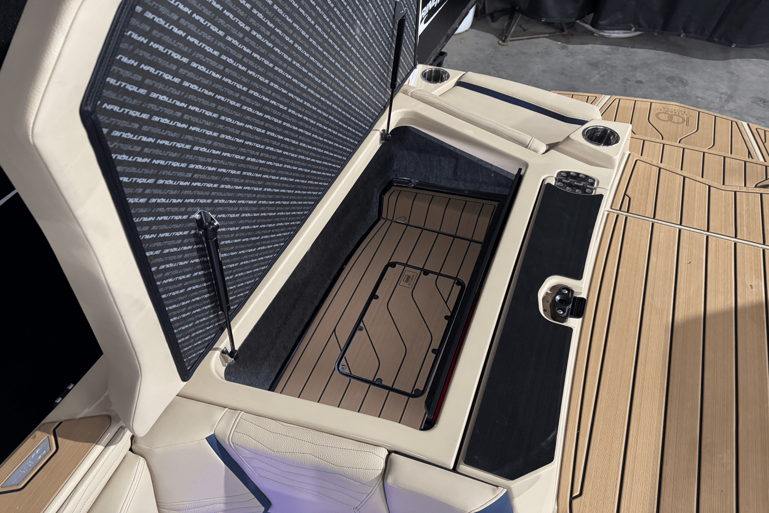 Slide: The Image of Nautique Super Air Nautique G23 2025 - 18