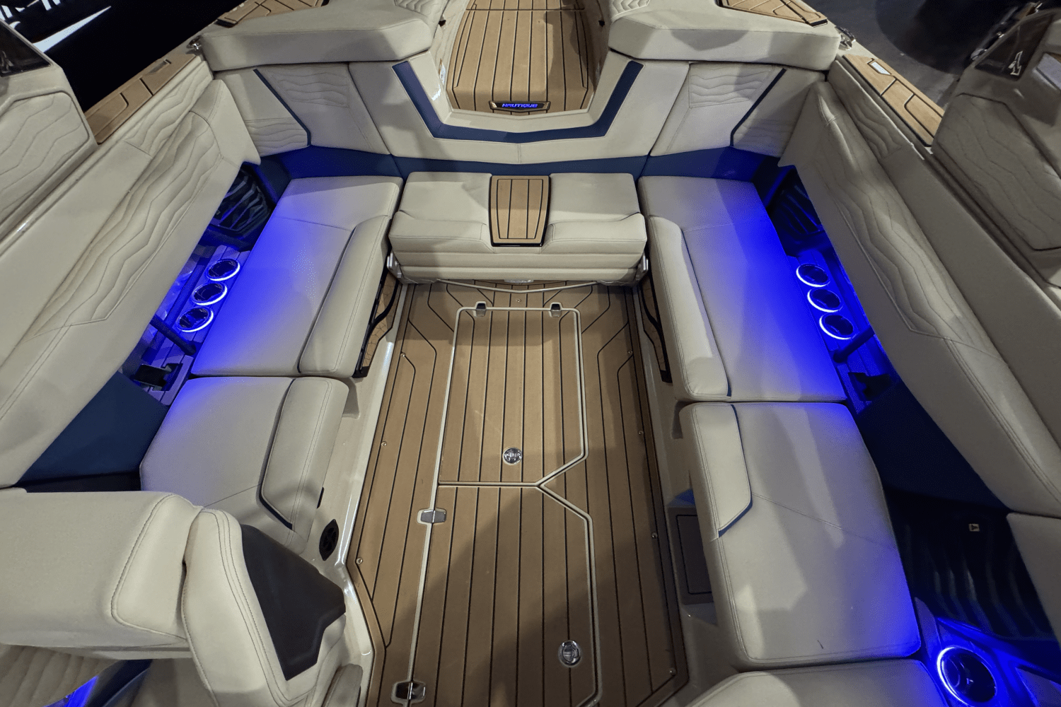Slide: The Image of Nautique Super Air Nautique G23 2025 - 21