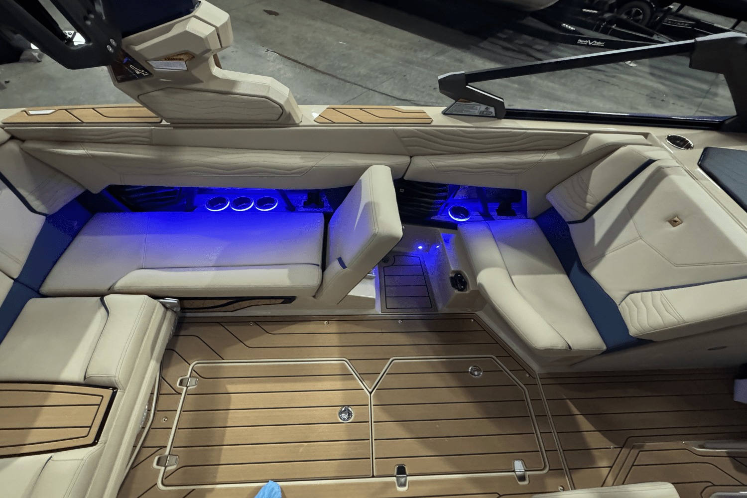 Slide: The Image of Nautique Super Air Nautique G23 2025 - 27