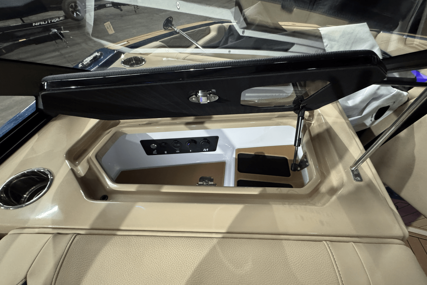 Slide: The Image of Nautique Super Air Nautique G23 2025 - 31