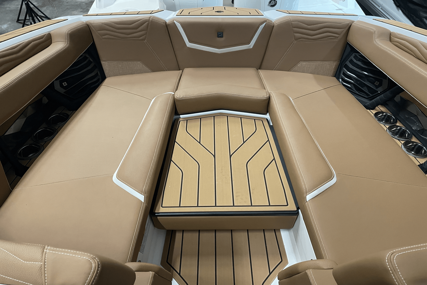 Slide: The Image of Nautique Super Air Nautique G25 2025 - 18