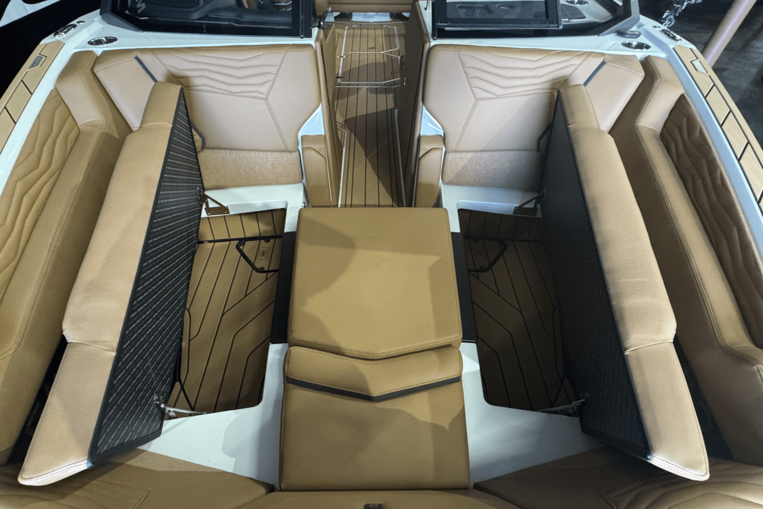 Slide: The Image of Nautique Super Air Nautique G25 2025 - 31