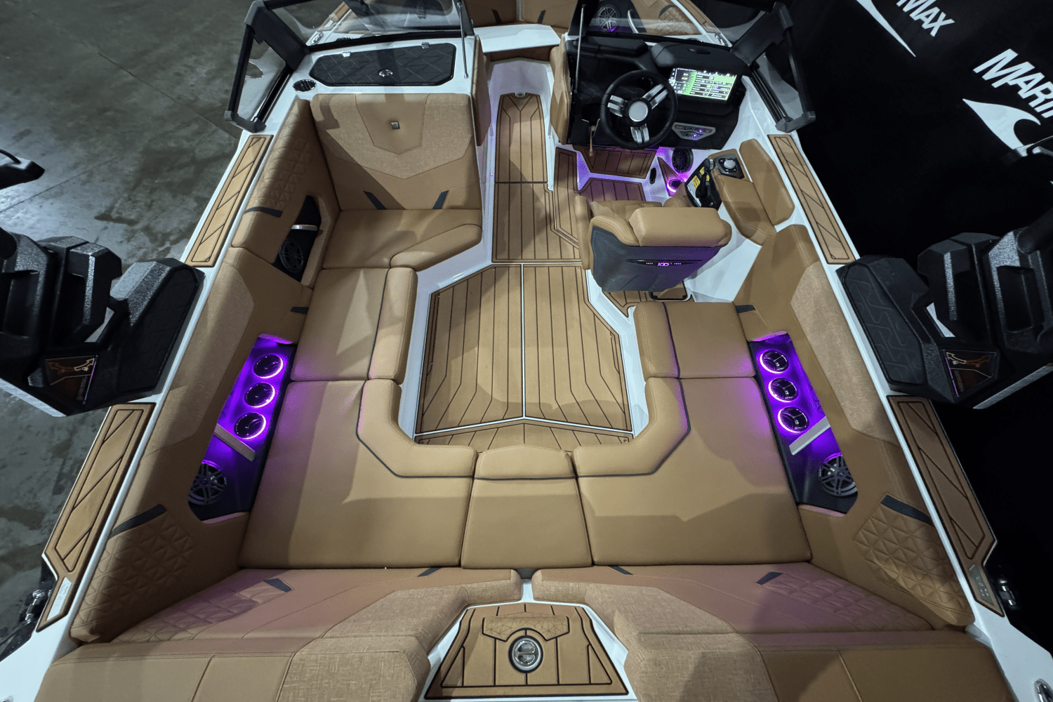 Slide: The Image of Nautique Super Air Nautique GS20 2025 - 13