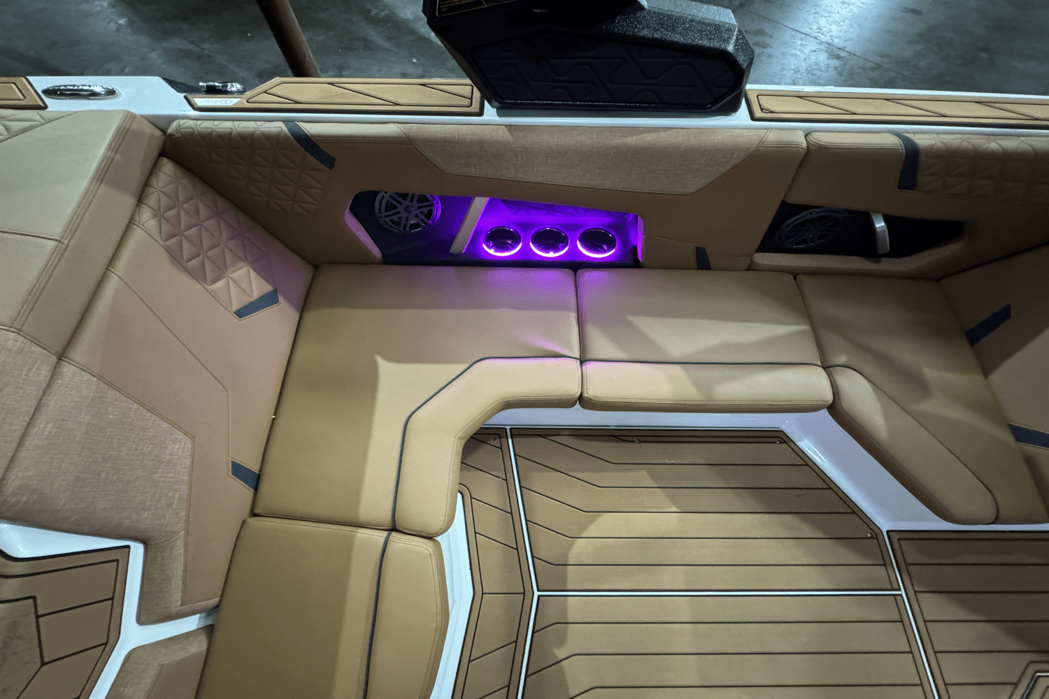 Slide: The Image of Nautique Super Air Nautique GS20 2025 - 19