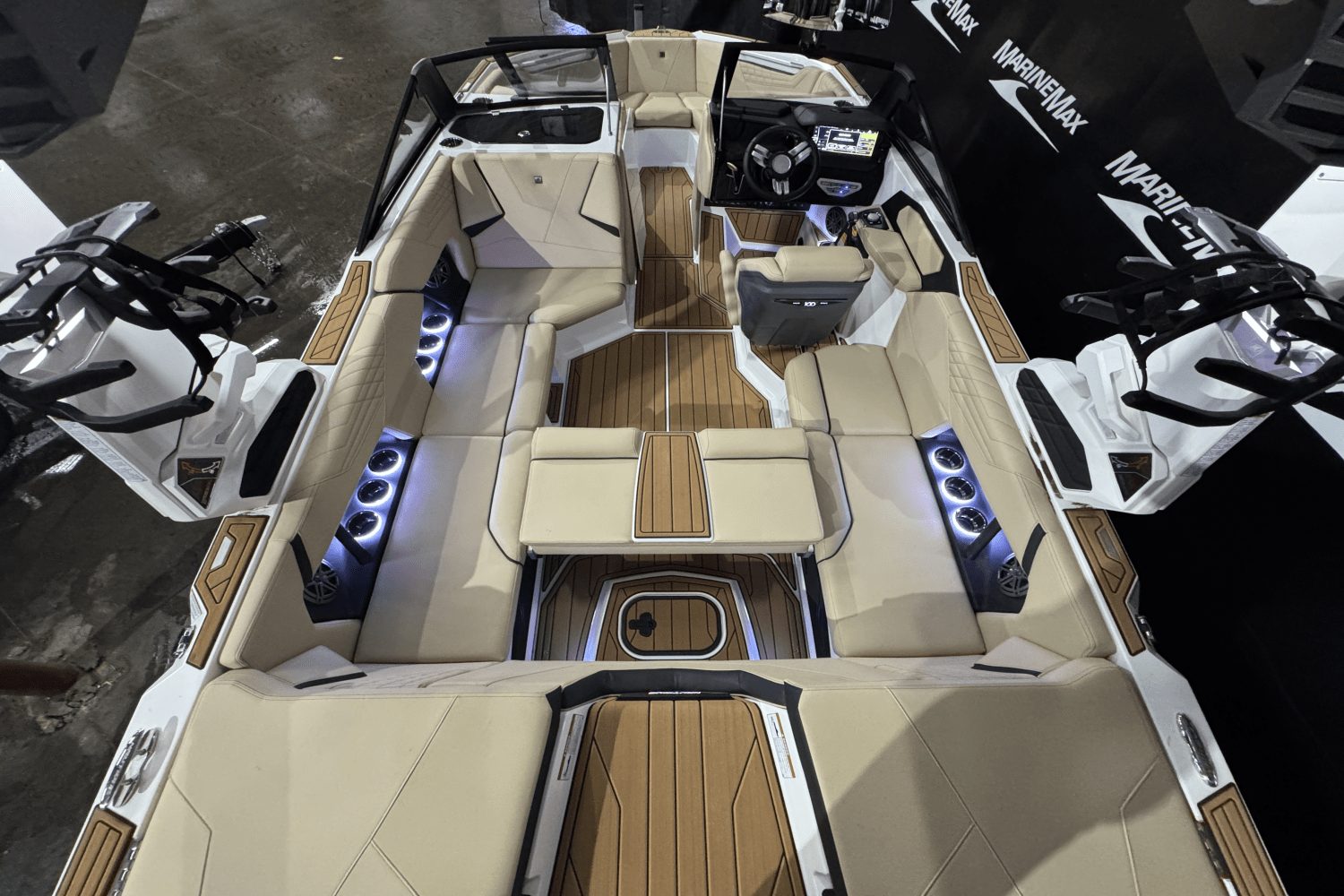 Slide: The Image of Nautique Super Air Nautique S21 2025 - 13