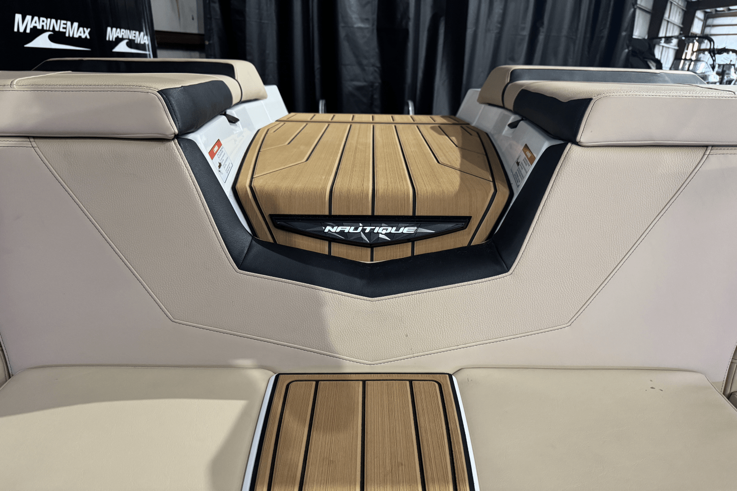 Slide: The Image of Nautique Super Air Nautique S21 2025 - 15