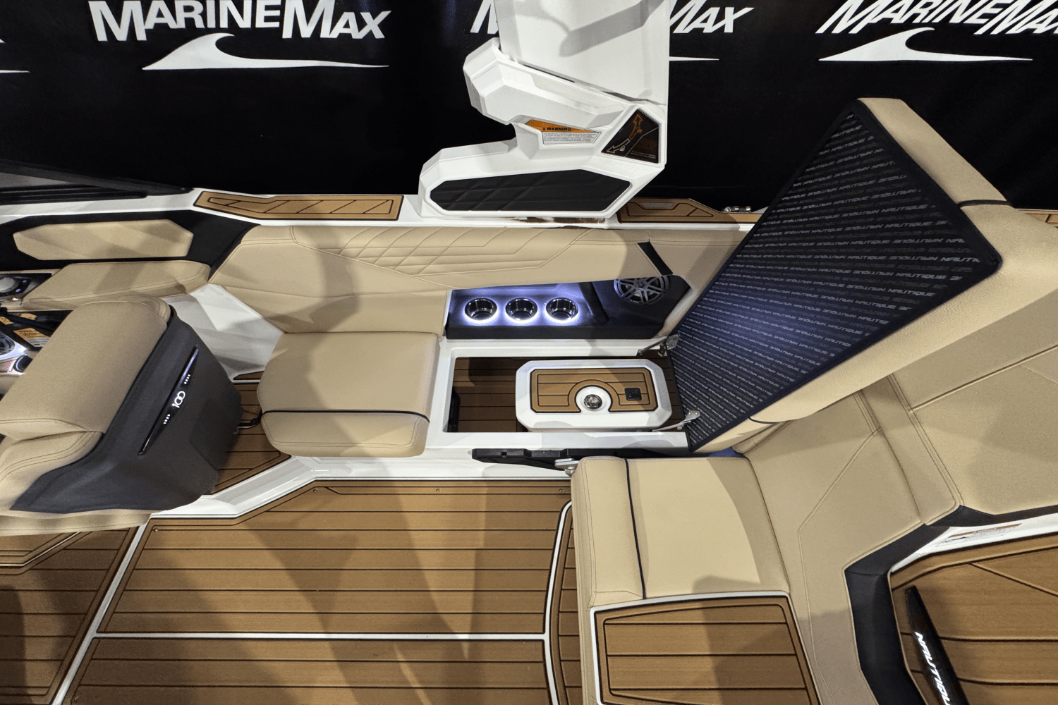 Slide: The Image of Nautique Super Air Nautique S21 2025 - 17