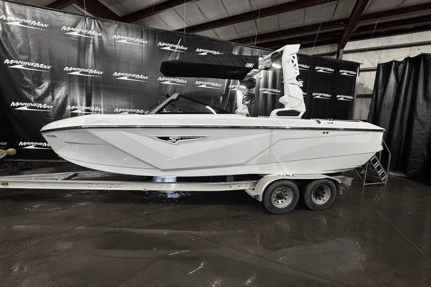 Slide: The Image of Nautique Super Air Nautique S21 2025 - 2