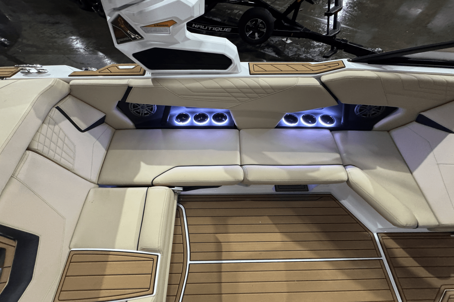 Slide: The Image of Nautique Super Air Nautique S21 2025 - 21