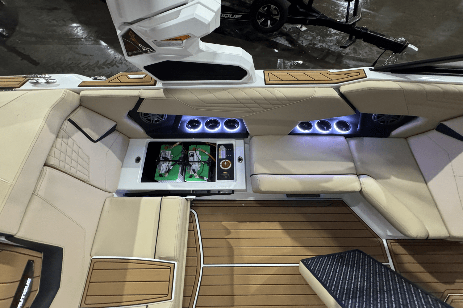 Slide: The Image of Nautique Super Air Nautique S21 2025 - 22