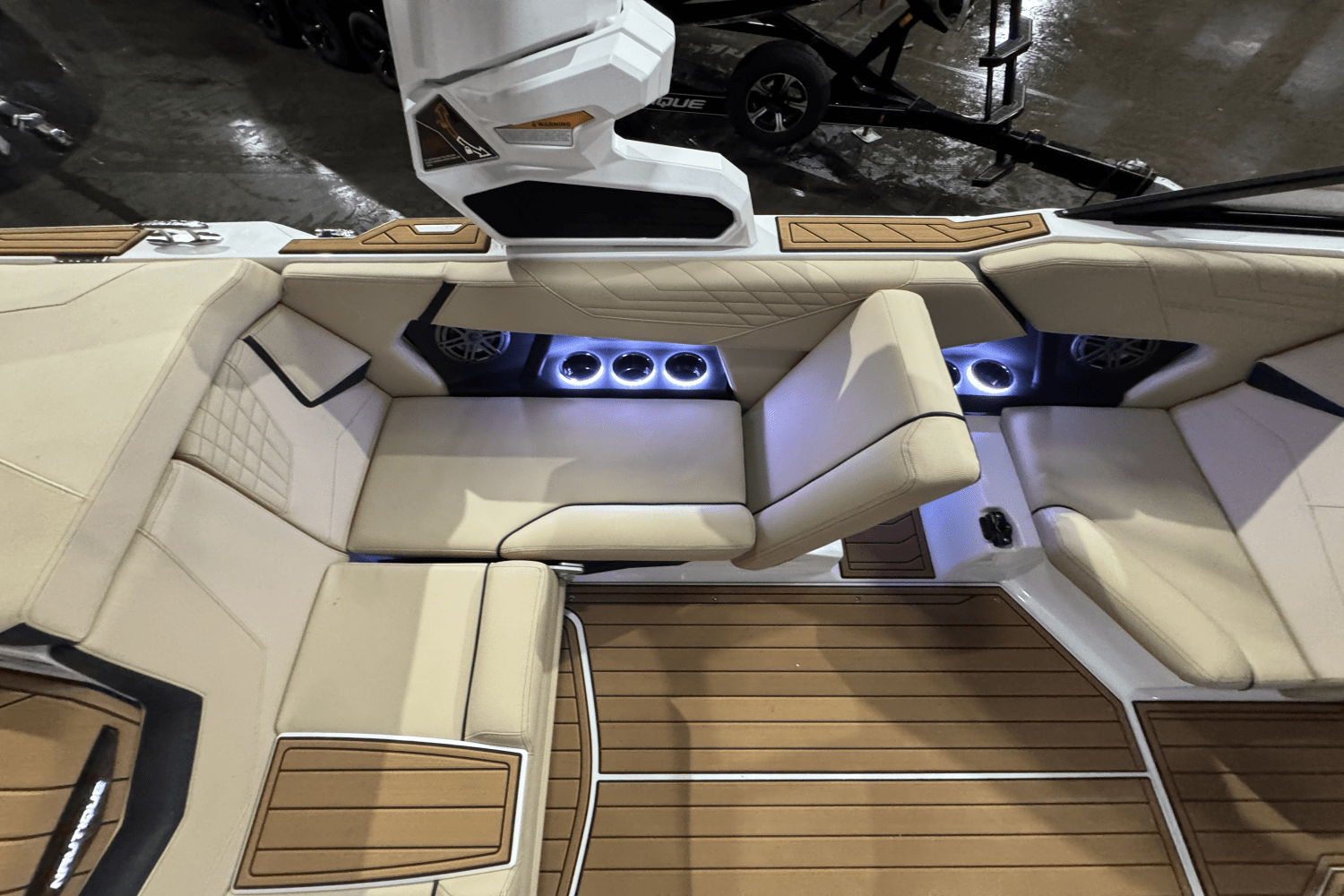 Slide: The Image of Nautique Super Air Nautique S21 2025 - 23