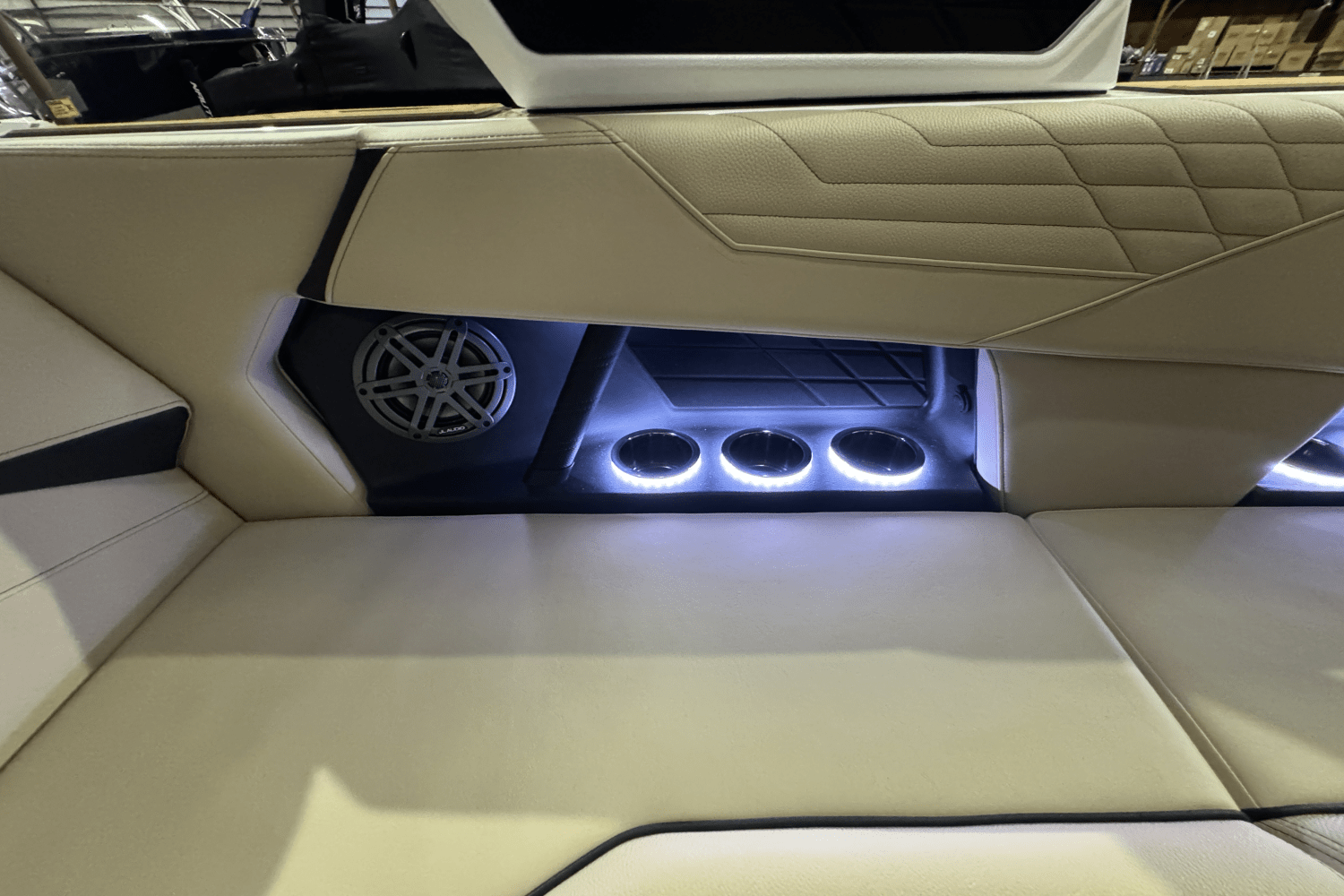 Slide: The Image of Nautique Super Air Nautique S21 2025 - 24