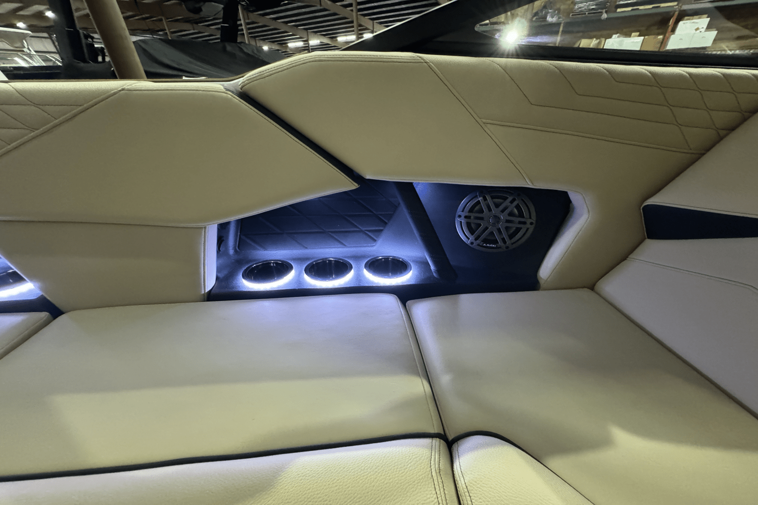 Slide: The Image of Nautique Super Air Nautique S21 2025 - 25